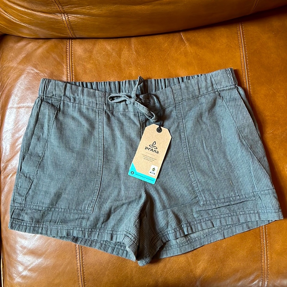 Prana Milango short